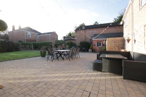 4 bedroom coach house for sale, Northumberland Ave, Hornsea