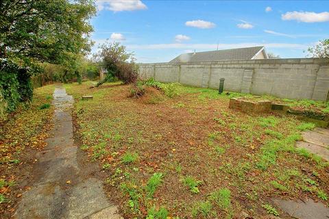 2 bedroom detached bungalow for sale, Castle View, 41 Cross Park