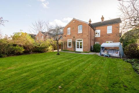 5 bedroom detached house for sale, Oaklands Road, Bedford MK40