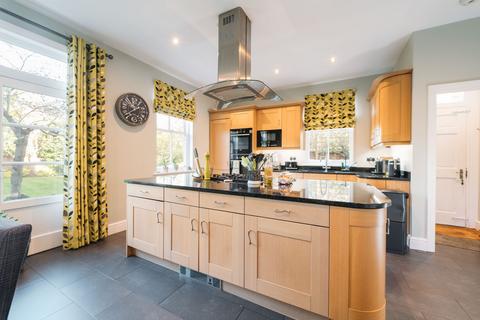 5 bedroom detached house for sale, Oaklands Road, Bedford MK40