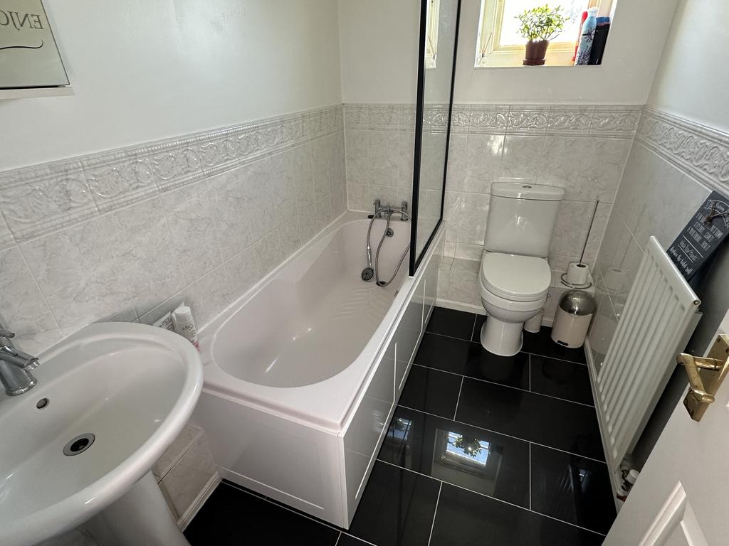 Bathroom.JPG