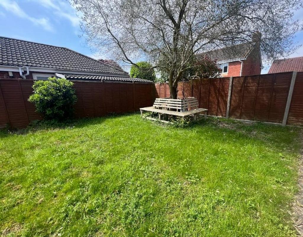 A spacious and inviting garden area, perfect fo...