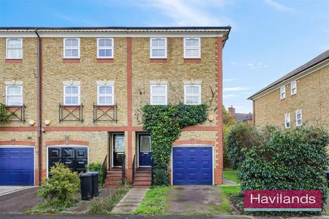 4 bedroom townhouse for sale, Macleod Road, London