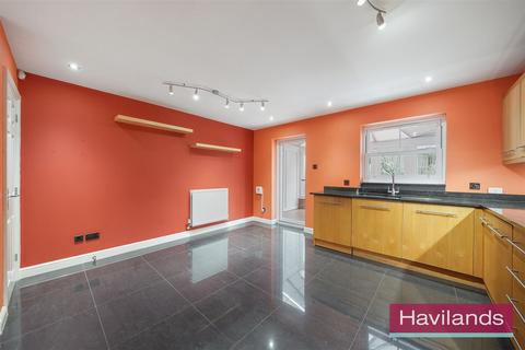 4 bedroom townhouse for sale, Macleod Road, London