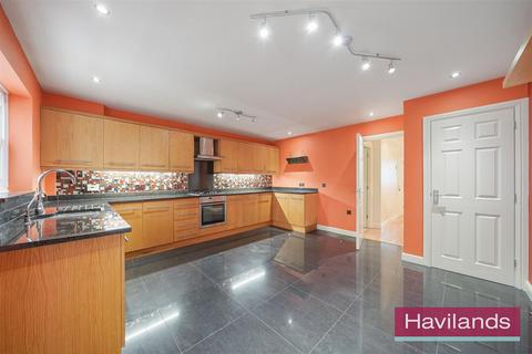 4 bedroom townhouse for sale, Macleod Road, London