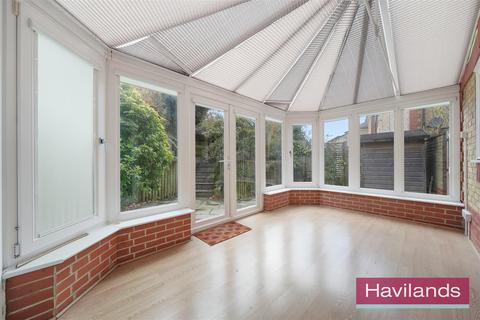 27 Macleod Road, London, N21 1SW