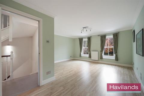 27 Macleod Road, London, N21 1SW