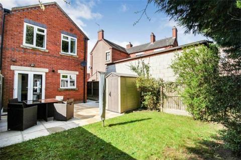 3 bedroom semi-detached house to rent, Beverley Row, Cheadle ST10