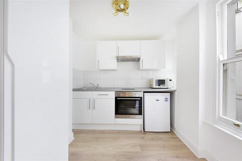 Studio to rent, St Petersburgh Pl, London W2