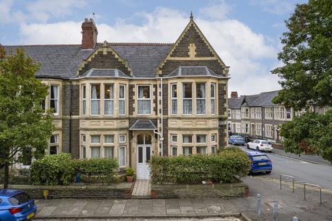 5 bedroom end of terrace house for sale, Morlais Street, Roath