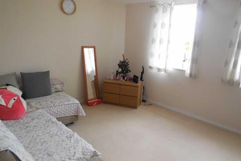 2 bedroom flat to rent, Herons Court, Whitworth Avenue, HInckley