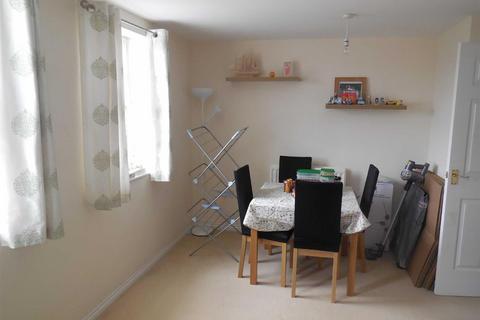 2 bedroom flat to rent, Herons Court, Whitworth Avenue, HInckley