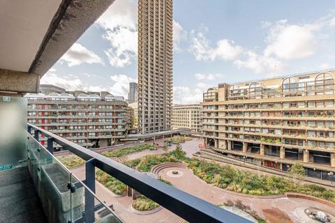 Studio to rent, Barbican, London EC2Y