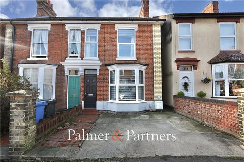 2 bedroom semi-detached house for sale