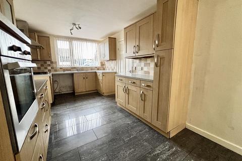 3 bedroom semi-detached house for sale, Rydal Avenue, Garforth, Leeds