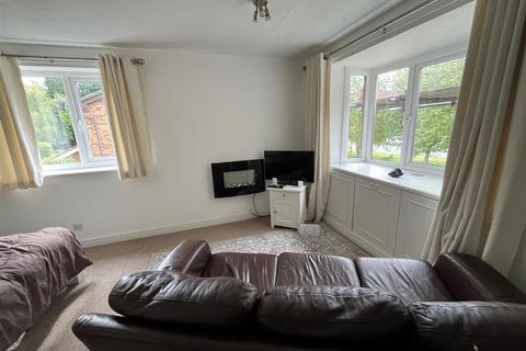 Studio to rent, Brackenwood Mews, Wilmslow