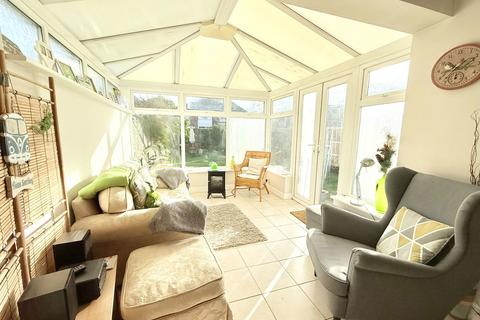 3 bedroom semi-detached house for sale, Haslucks Green Road, Shirley