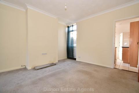 2 bedroom terraced house for sale, Hambrook Road, Gosport