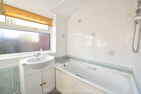 2 bedroom terraced house for sale, Hambrook Road, Gosport