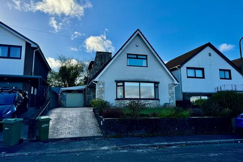 4 bedroom detached bungalow for sale, Gellideg Heights, Maesycwmmer, CF82