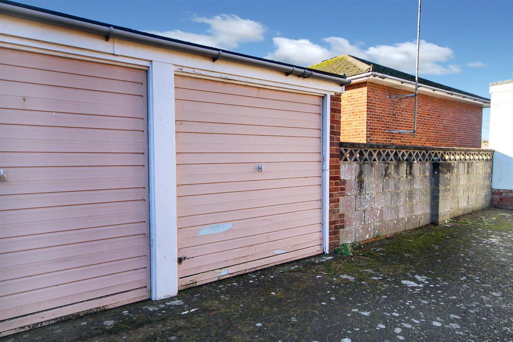 Garage in Compound