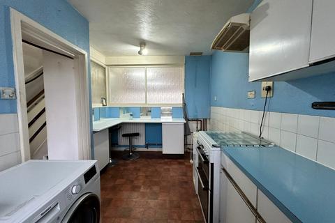 3 bedroom terraced house to rent, Romford, RM13