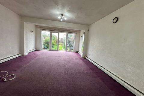 3 bedroom terraced house to rent, Romford, RM13