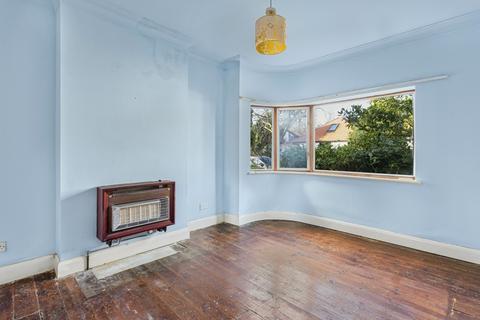 2 bedroom bungalow for sale, Gladstone Avenue, Twickenham, TW2