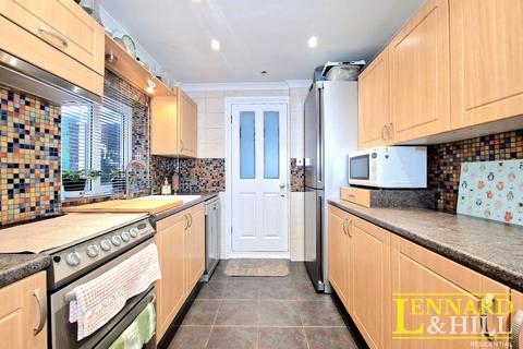 3 bedroom semi-detached house for sale, Elmway, Grays RM16