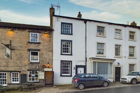 2 bedroom terraced house to rent, Market Place, Leyburn DL8