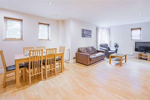 2 bedroom flat for sale, Deverell Street, London SE1