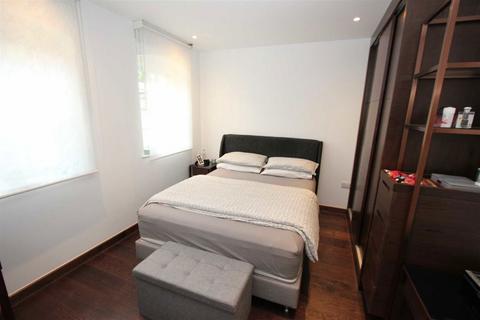 1 bedroom flat to rent, The Highway, London E1W