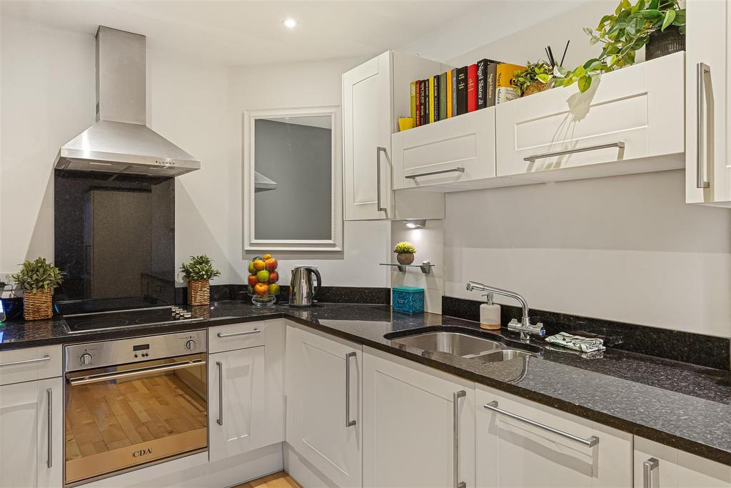 11 Talbot Court 16.jpg