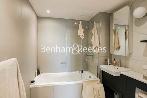 1 bedroom apartment to rent, Royal Docks, Canary Wharf E16