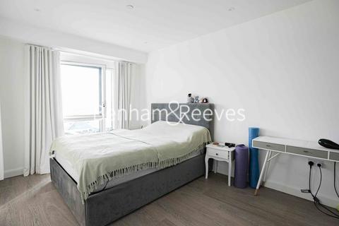 1 bedroom apartment to rent, Royal Docks, Canary Wharf E16