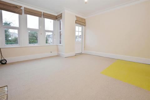 2 bedroom flat to rent, Squires Lane, Finchley