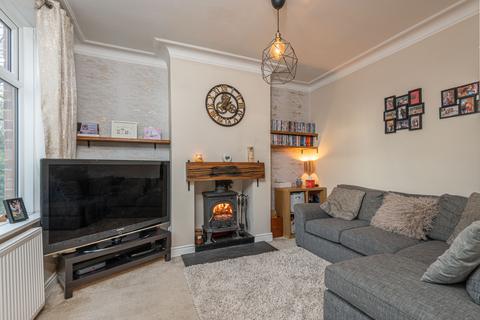 4 bedroom end of terrace house for sale, Greenside Terrace, Dewsbury, WF13