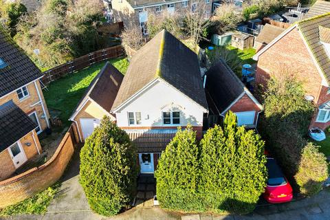 4 bedroom detached house for sale, Kingsley Meadows, Wickford, Essex, SS12