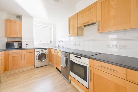 2 bedroom flat for sale, Inverness Mews, Gallions Reach, London, E16