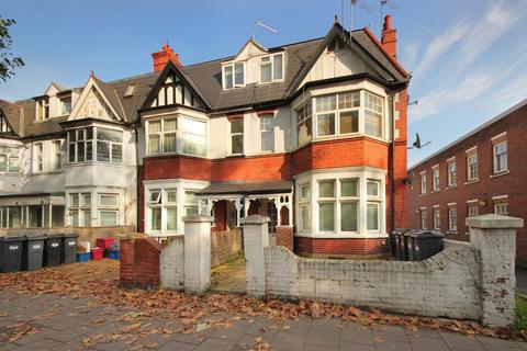 1 bedroom flat for sale, Boston Manor Road, TW8