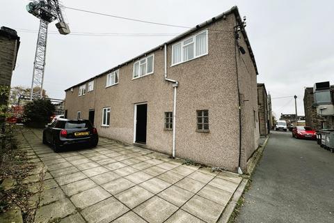 Office to rent, Thorncliffe Street, Huddersfield HD3