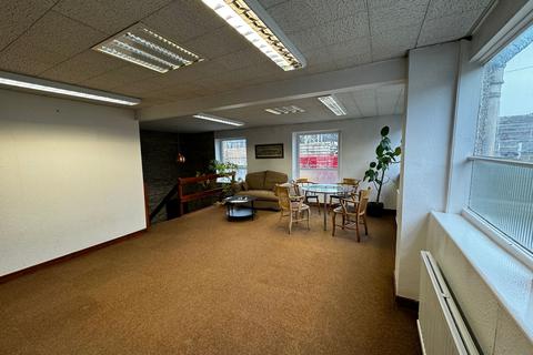 Office to rent, Thorncliffe Street, Huddersfield HD3