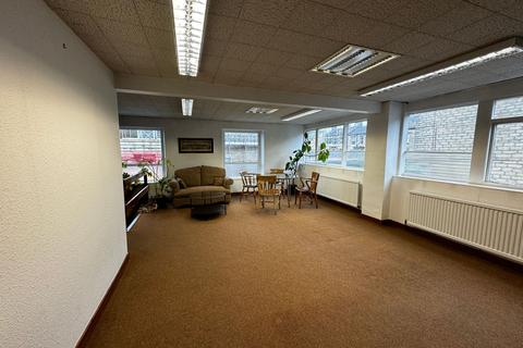 Office to rent, Thorncliffe Street, Huddersfield HD3