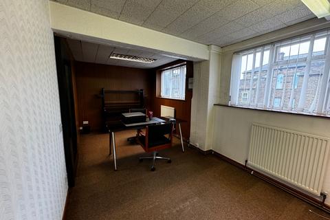 Office to rent, Thorncliffe Street, Huddersfield HD3