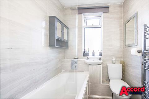 12 Brooklands Road, Romford, RM7 7DX