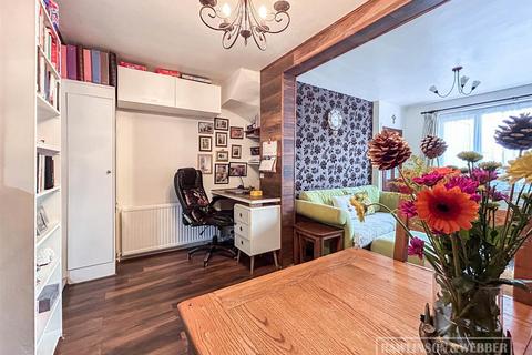 63 First Avenue, West Molesey, KT8 2QW