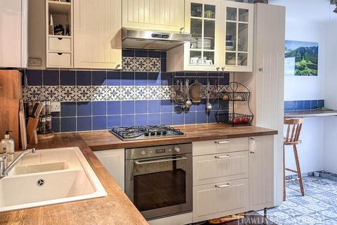 63 First Avenue, West Molesey, KT8 2QW