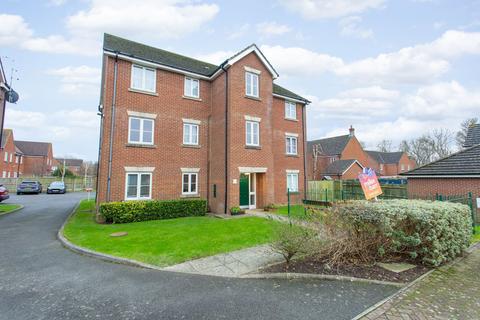 2 bedroom flat for sale, Green Close, Whitfield, CT16