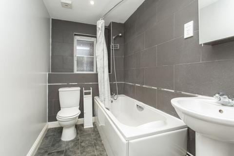 2 bedroom flat for sale, Green Close, Whitfield, CT16