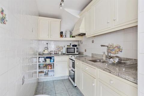 2 bedroom terraced house to rent, Vincent Road, Essex